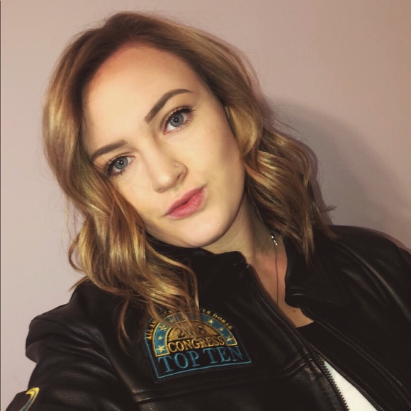 Meet your Posher, Lauren - Picture 1 of 1